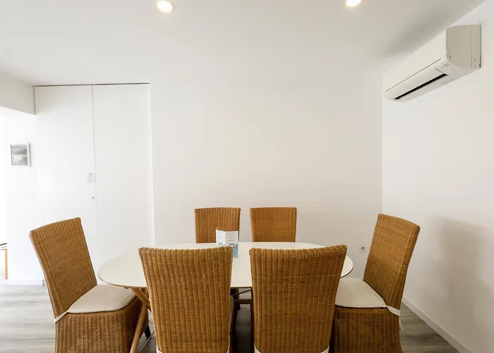 Happy Downtown By Pch *